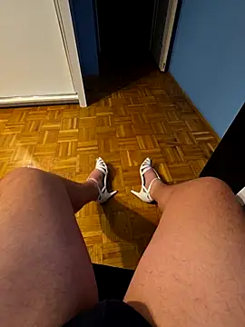 highheelsboy1 online show from 12/22/25, 08:06