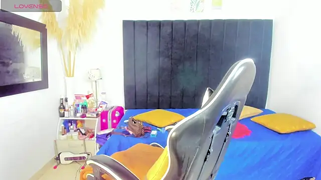 karen adamss online show from 04/08/26, 05:07