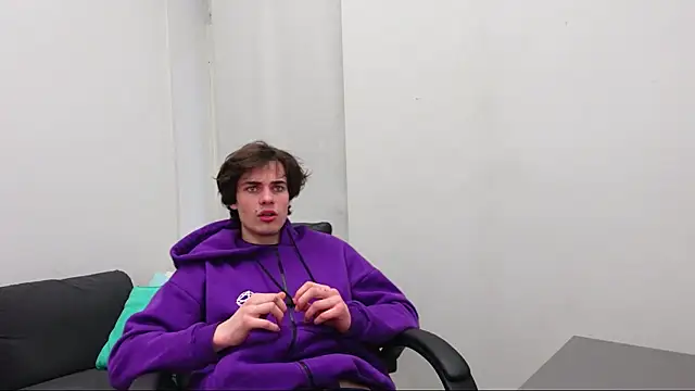 Daniel Shawnn online show from 04/07/26, 04:51