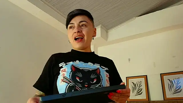 kat paradise online show from 04/12/26, 11:37