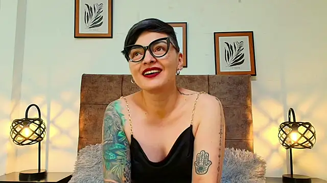 kat paradise online show from 04/26/26, 02:48