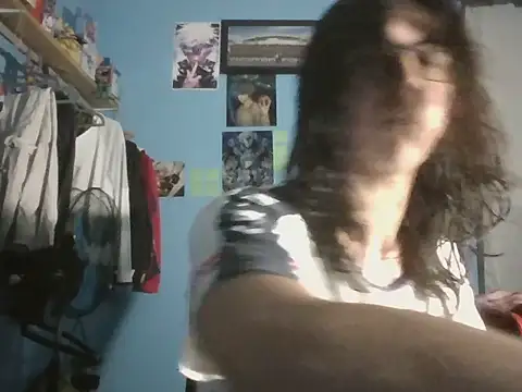 Snapshot of Alex-nerd20 chatting on 08/06/26, 01:40 Alex-nerd20 online show from 08/06/26, 01:40