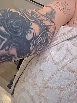 LaRuskaAurora online show from 01/08/26, 08:55