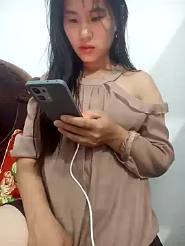 Snapshot of congchua977 chatting on 05/07/26, 01:05 congchua977 online show from 05/07/26, 01:05