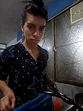 Snapshot of Alma_Kieran chatting on 01/15/26, 11:41 Alma Kieran online show from 01/15/26, 11:41