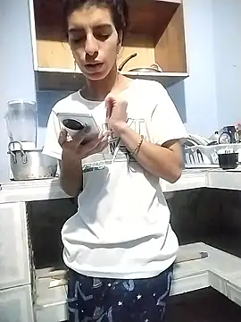 Snapshot of Alma_Kieran chatting on 01/17/26, 12:37 Alma Kieran online show from 01/17/26, 12:37