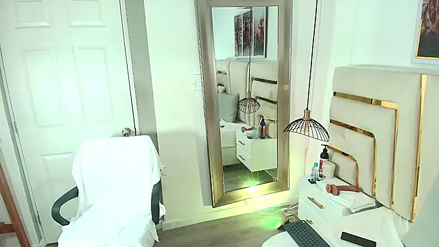 Noelle Minx online show from 04/09/26, 06:24