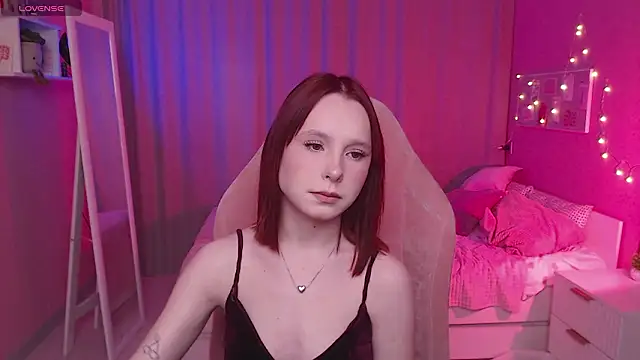 Haya Harareet online show from 03/15/26, 08:20