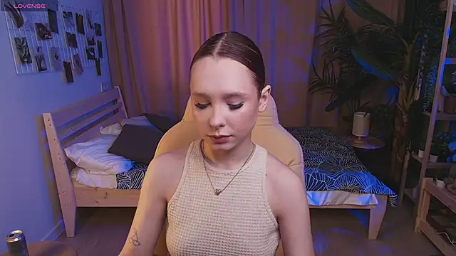 Haya Harareet online show from 03/30/26, 07:53