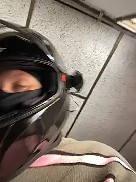 Scarlet auraa online show from 04/15/26, 07:32