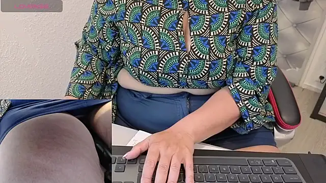 Snapshot of Sofiatwork chatting on 06/08/26, 03:45 Sofiatwork online show from 06/08/26, 03:45