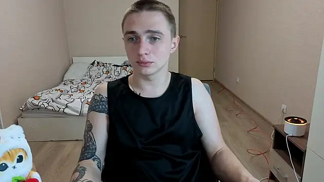 Snapshot of LEO__MILLER chatting on 06/13/26, 05:33 LEO MILLER online show from 06/13/26, 05:33