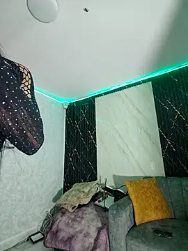 Isis Hot   online show from 02/16/26, 11:17