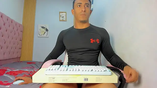 axelsavage042 online show from 01/05/26, 08:12