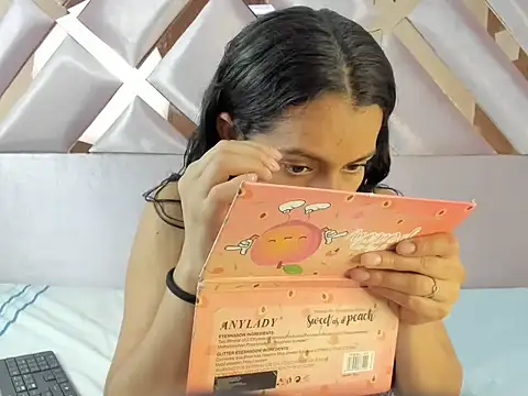 MiaKleinX online show from 03/19/26, 09:08