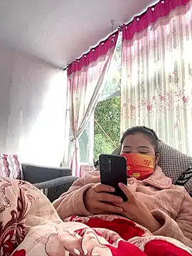 Faded pink online show from 01/16/26, 01:53