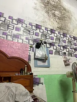 Faded pink online show from 03/09/26, 06:17