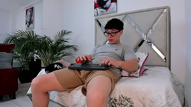 Liam saint online show from 02/24/26, 12:25