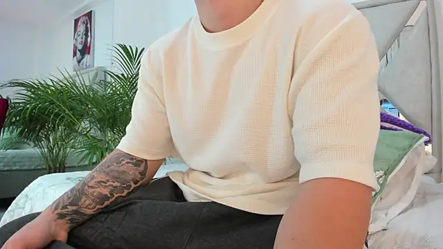 Liam saint online show from 03/20/26, 12:21