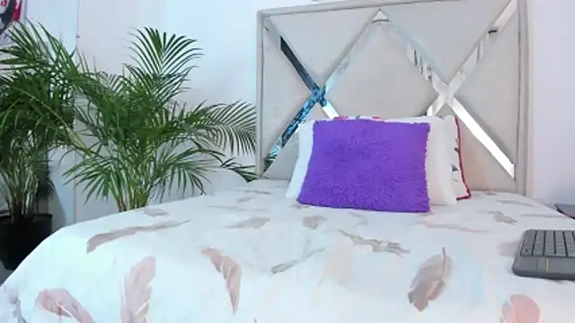 Liam saint online show from 03/28/26, 01:11