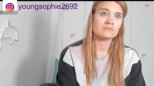 YoungSophie online show from 05/15/26, 04:58