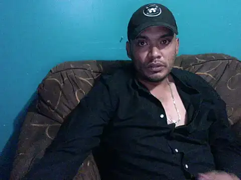 Snapshot of latinomoreno95 chatting on 02/26/26, 01:04 latinomoreno95 online show from 02/26/26, 01:04