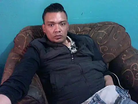 Snapshot of latinomoreno95 chatting on 03/02/26, 11:44 latinomoreno95 online show from 03/02/26, 11:44