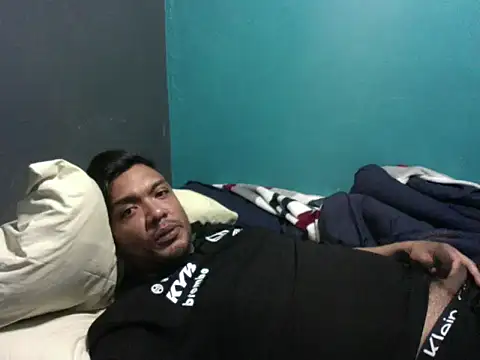 Snapshot of latinomoreno95 chatting on 04/05/26, 11:18 latinomoreno95 online show from 04/05/26, 11:18