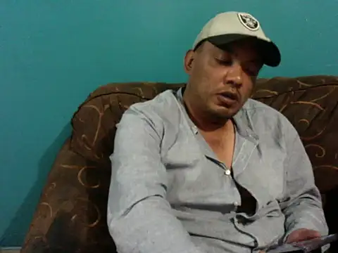 Snapshot of latinomoreno95 chatting on 05/27/26, 05:26 latinomoreno95 online show from 05/27/26, 05:26