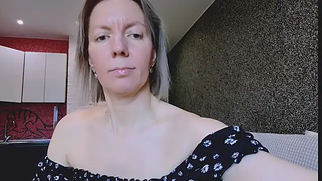 Amanda Luxe online show from 03/04/26, 03:12