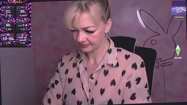 Snapshot of Madonna_Fire chatting on 04/22/26, 12:18 Madonna Fire online show from 04/22/26, 12:18