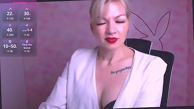 Snapshot of Madonna_Fire chatting on 05/06/26, 12:43 Madonna Fire online show from 05/06/26, 12:43