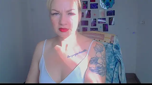 Snapshot of Madonna_Fire chatting on 05/11/26, 05:46 Madonna Fire online show from 05/11/26, 05:46