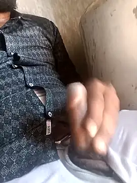 Snapshot of arsdeep1989 chatting on 03/08/26, 08:51 arsdeep1989 online show from 03/08/26, 08:51