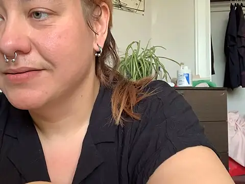 NymphoBuzi online show from 02/04/26, 08:25