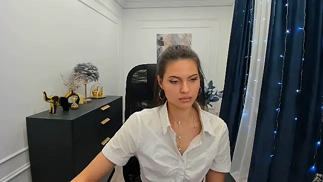 LeslieSvilti online show from 01/11/26, 01:05