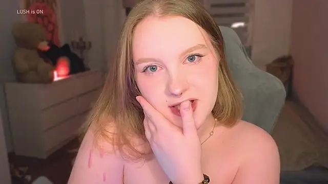 Snapshot of Ol1via chatting on 01/11/26, 12:15 Ol1via online show from 01/11/26, 12:15