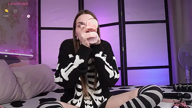 Alice Goth online show from 03/12/26, 10:32