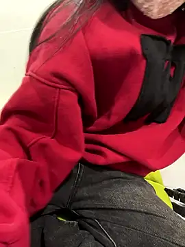 Snapshot of Aley-y chatting on 01/10/26, 01:51 Aley-y online show from 01/10/26, 01:51