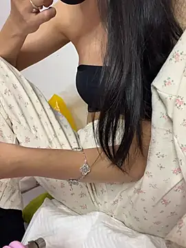 Snapshot of Aley-y chatting on 01/11/26, 04:01 Aley-y online show from 01/11/26, 04:01