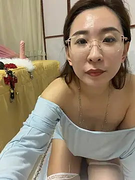 Snapshot of Jingjingxiang-520 chatting on 02/01/26, 11:42 Jingjingxiang-520 online show from 02/01/26, 11:42