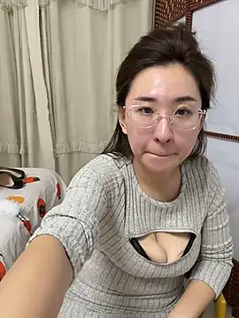 Snapshot of Jingjingxiang-520 chatting on 02/04/26, 02:23 Jingjingxiang-520 online show from 02/04/26, 02:23
