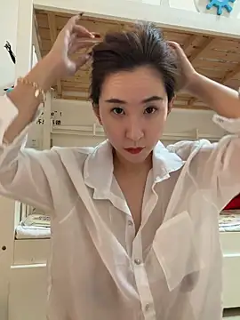 Snapshot of Jingjingxiang-520 chatting on 02/15/26, 07:16 Jingjingxiang-520 online show from 02/15/26, 07:16