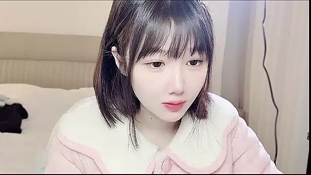 Snapshot of Ccc7- chatting on 02/25/26, 02:05 Ccc7- online show from 02/25/26, 02:05