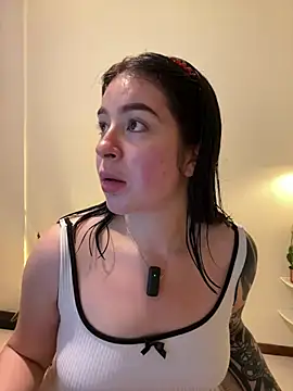 Snapshot of evelynrosess1 chatting on 07/07/26, 04:15 evelynrosess1 online show from 07/07/26, 04:15