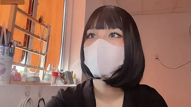 Snapshot of Tieu-May chatting on 02/13/26, 06:42 Tieu-May online show from 02/13/26, 06:42