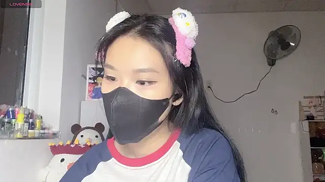 Tieu-May online show from 04/18/26, 08:18