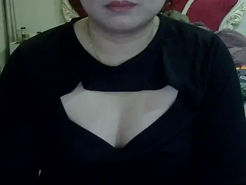 Snapshot of Sarah_no_land chatting on 01/10/26, 04:09 Sarah no land online show from 01/10/26, 04:09