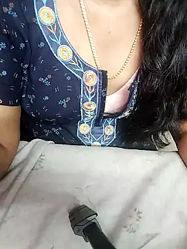 Snapshot of tamil-monisha chatting on 02/01/26, 07:18 tamil-monisha online show from 02/01/26, 07:18