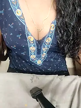 Snapshot of tamil-monisha chatting on 02/20/26, 04:07 tamil-monisha online show from 02/20/26, 04:07